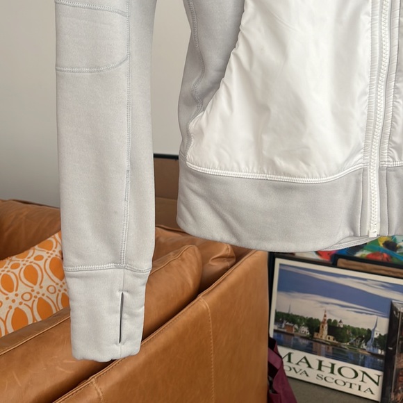 Lululemon Snug Sprinter Jacket - Picture 4 of 9